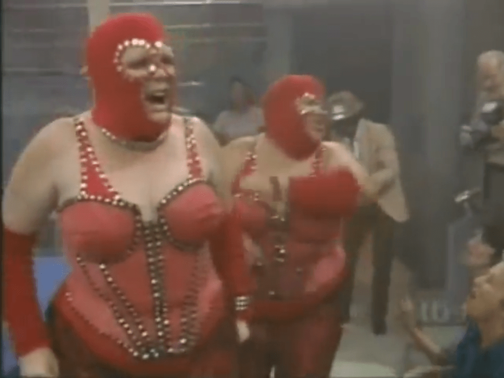 Mamas Family 2 - Masked Mabels